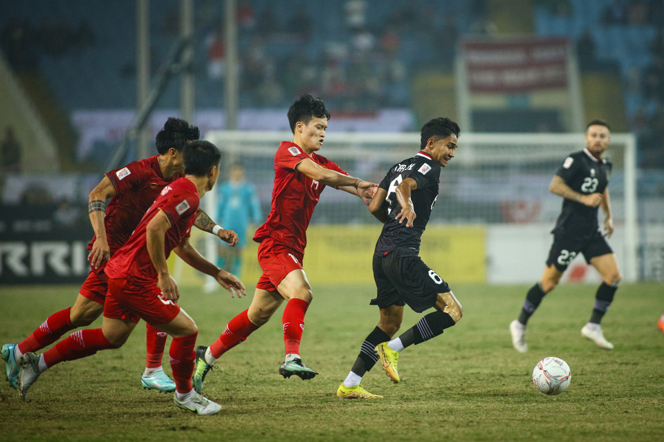 Ngay cả khi dâng cao với số đông cầu thủ, Indonesia cũng không thể gây khó khăn cho đội tuyển Việt Nam. (Ảnh: PV/Vietnam+)