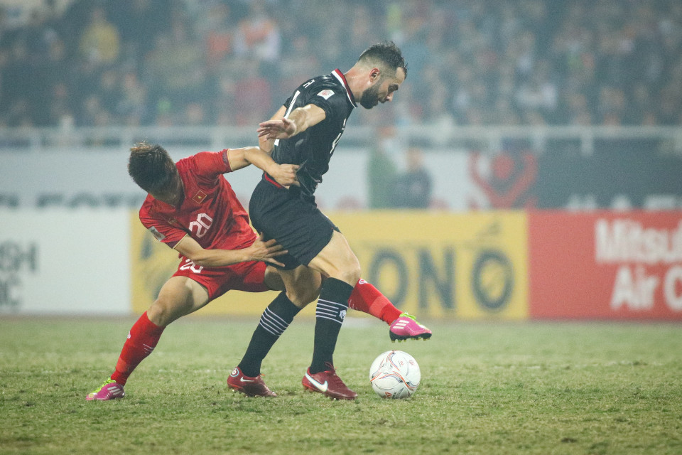 Nhờ kiểm soát trận đấu về cả mặt chuyên môn lẫn tâm lý, đội tuyển Việt Nam một lần nữa 'dội gáo nước lạnh' vào Indonesia ngay đầu hiệp đấu thứ hai. (Ảnh: PV/Vietnam+)