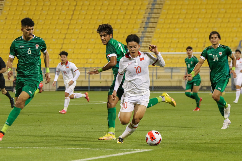 U23 Việt Nam không thể tạo ra bất cứ cơ hội nguy hiểm nào trước U23 Iraq. Theo thống kê, đối thủ từ Tây Á tung ra số cú dứt điểm gấp gần 5 lần U23 Việt Nam. (Ảnh: VFF)