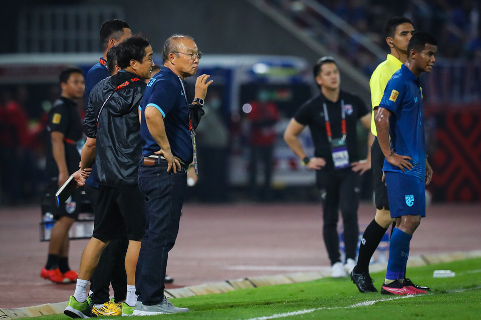 Liên tiếp những sự thay đổi người được đưa ra từ huấn luyện viên Park Hang-seo, song không thể thay đổi cục diện. (Ảnh: PV/Vietnam+) 