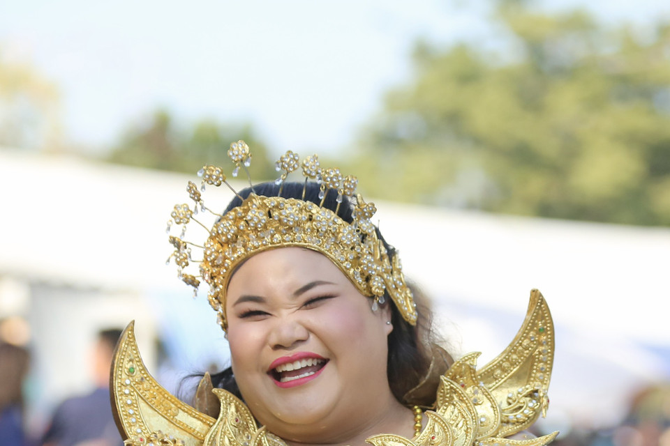 Giống với khán giả Việt Nam, cổ động viên Thái Lan đã sẵn sàng cổ vũ cho đội nhà với tinh thần máu lửa nhất. (Ảnh: PV/Vietnam+)