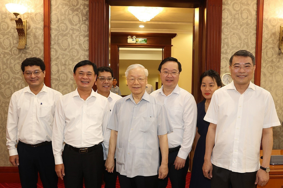 Tổng Bí thư Nguyễn Phú Trọng và các đại biểu dự cuộc họp.(Ảnh: Trí Dũng/TTXVN)