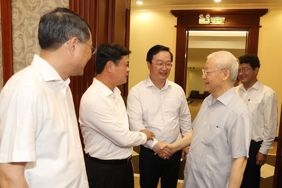 Tổng Bí thư Nguyễn Phú Trọng và các đại biểu dự cuộc họp.(Ảnh: Trí Dũng/TTXVN)