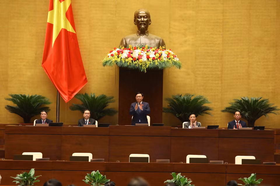 Chủ tịch Quốc hội Vương Đình Huệ với các Phó Chủ tịch Quốc hội điều hành phiên khai mạc. (Ảnh: An Đăng/TTXVN)