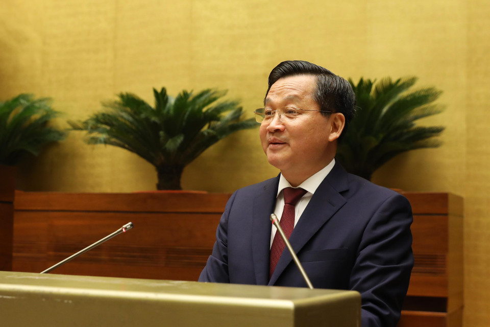 Phó Thủ tướng Lê Minh Khái trình bày Báo cáo đánh giá bổ sung kết quả thực hiện kế hoạch phát triển kinh tế-xã hội và ngân sách Nhà nước năm 2022; tình hình thực hiện kế hoạch phát triển kinh tế-xã hội và ngân sách Nhà nước những tháng đầu năm 2023. (Ảnh: An Đăng/TTXVN)