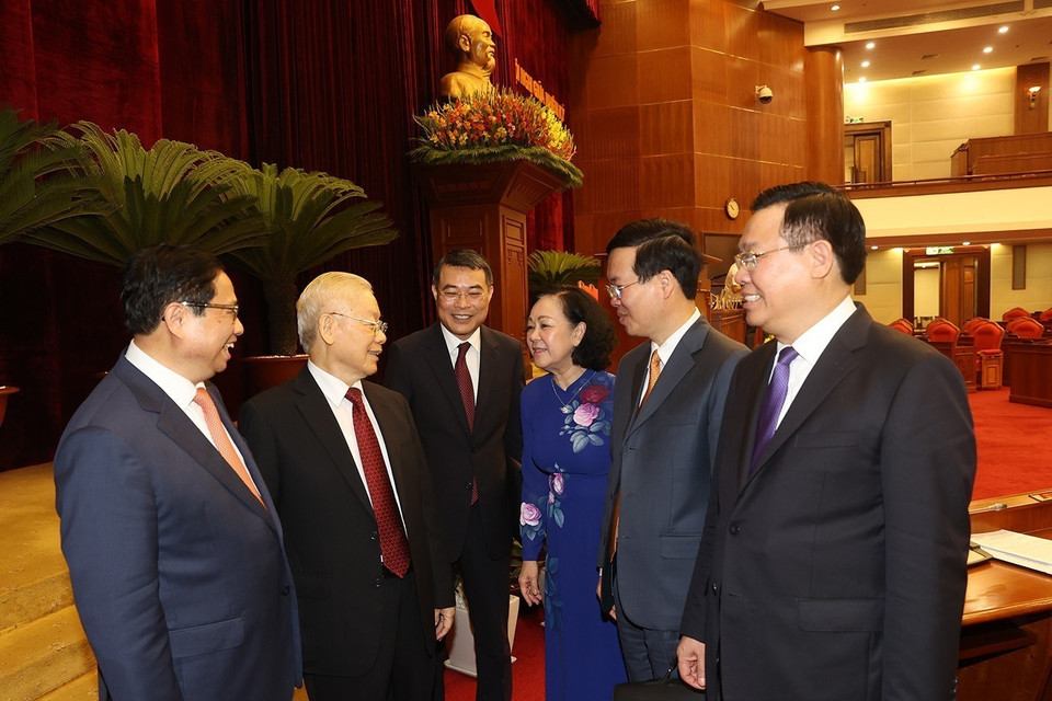 Tổng Bí thư Nguyễn Phú Trọng và các vị lãnh đạo Đảng, Nhà nước dự bế mạc hội nghị. (Ảnh: Trí Dũng/TTXVN)