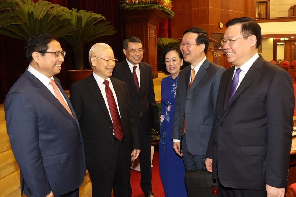 Tổng Bí thư Nguyễn Phú Trọng và các vị lãnh đạo Đảng, Nhà nước dự bế mạc hội nghị. (Ảnh: Trí Dũng/TTXVN)