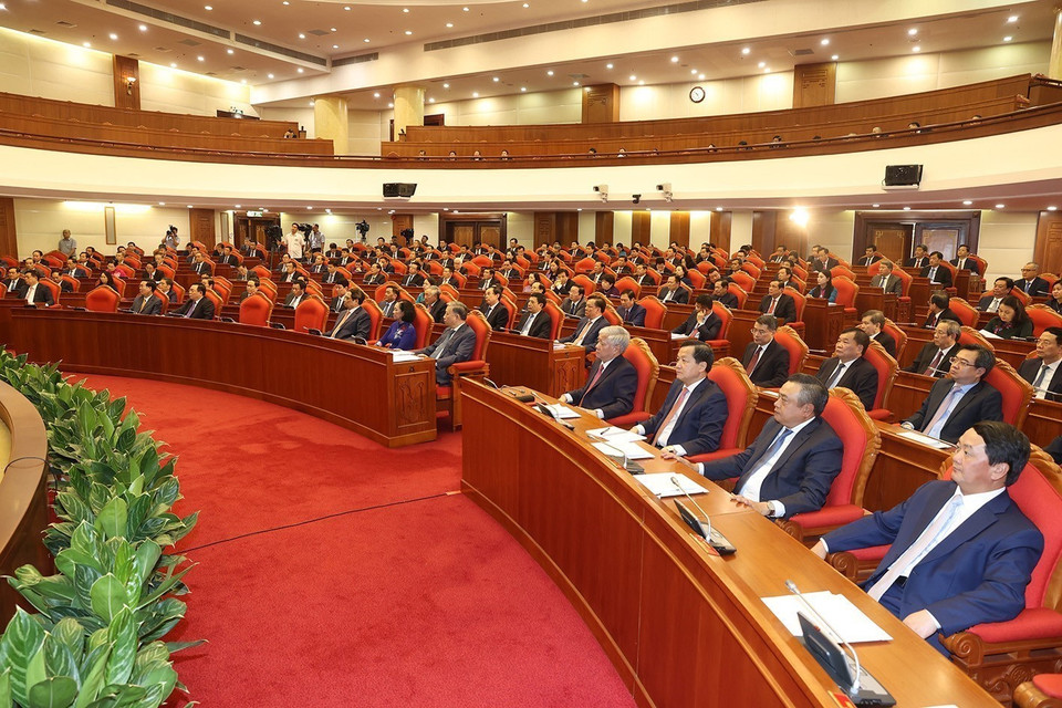 Các vị lãnh đạo Đảng, Nhà nước cùng các đại biểu dự bế mạc Hội nghị.(Ảnh: Trí Dũng/TTXVN)