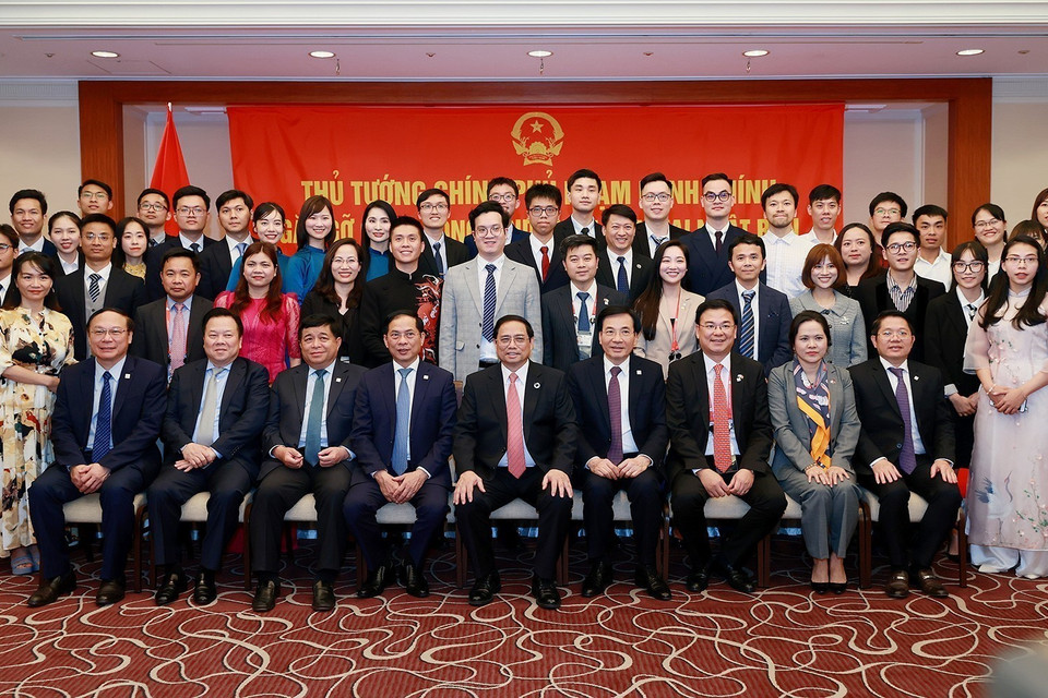 Thủ tướng Phạm Minh Chính với cộng đồng người Việt Nam tại Nhật Bản. (Ảnh: Dương Giang/TTXVN)