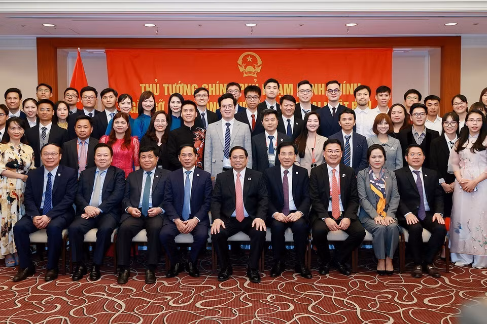 Thủ tướng Phạm Minh Chính với cộng đồng người Việt Nam tại Nhật Bản. (Ảnh: Dương Giang/TTXVN)