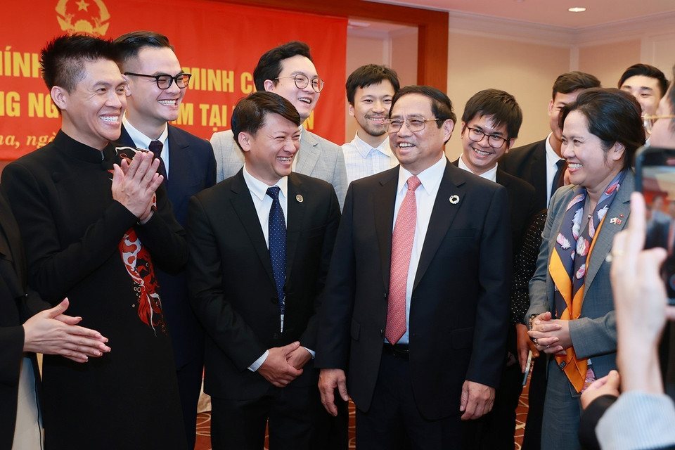 Thủ tướng Phạm Minh Chính với cộng đồng người Việt Nam tại Nhật Bản. (Ảnh: Dương Giang/TTXVN)