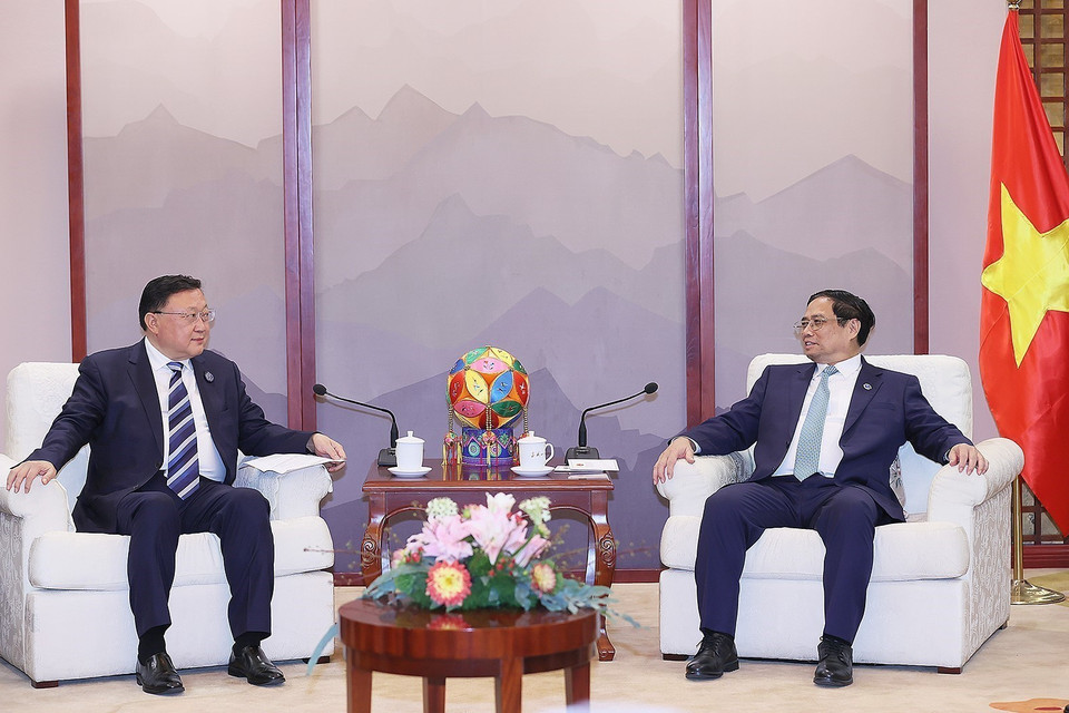 Thủ tướng Phạm Minh Chính tiếp ông Vương Đồng Trụ, Chủ tịch Hội đồng Quản trị Tập đoàn xây dựng giao thông Trung Quốc (CCCC). (Ảnh: Dương Giang/TTXVN)