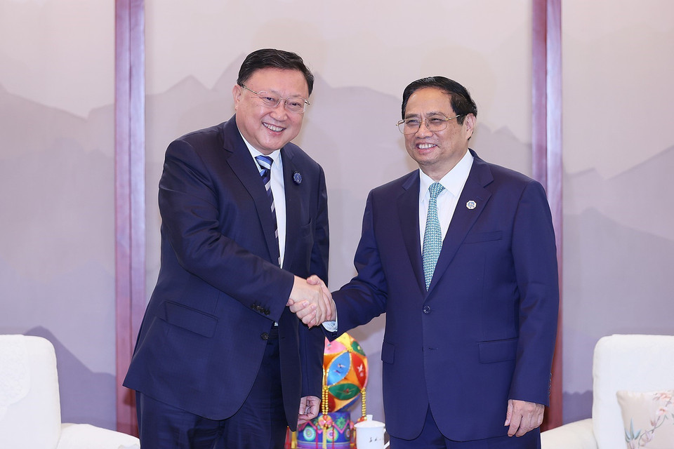 Thủ tướng Phạm Minh Chính tiếp ông Vương Đồng Trụ, Chủ tịch Hội đồng Quản trị Tập đoàn xây dựng giao thông Trung Quốc (CCCC). (Ảnh: Dương Giang/TTXVN)