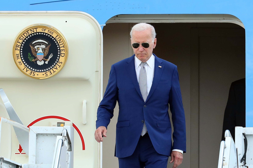 Tổng thống Hoa Kỳ Joe Biden tới Sân bay Quốc tế Nội Bài. (Ảnh: An Đăng/TTXVN)