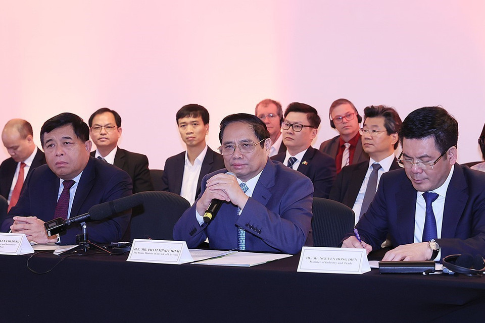 Thủ tướng Phạm Minh Chính tọa đàm với các doanh nghiệp Brazil. (Ảnh: Dương Giang/TTXVN)