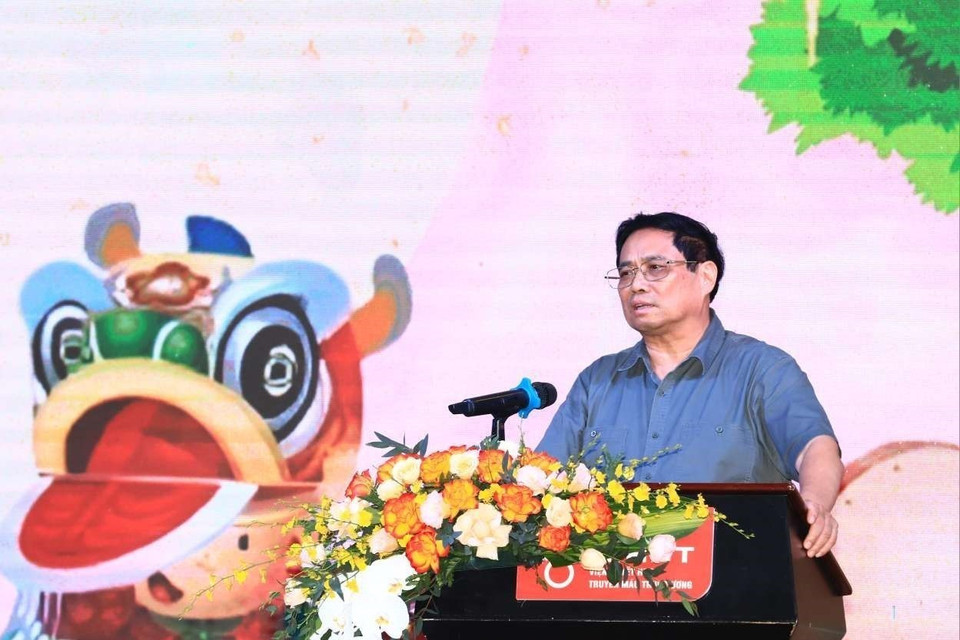 Thủ tướng Phạm Minh Chính phát biểu động viên các bệnh nhi. (Ảnh: Hoàng Hiếu/TTXVN)