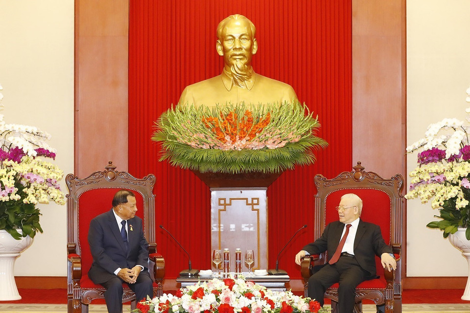 Tổng Bí thư Nguyễn Phú Trọng tiếp Chủ tịch Thượng viện Campuchia, Phó Chủ tịch, Trưởng Ban Thường trực Ban Thường vụ Trung ương Đảng Nhân dân Campuchia Samdech Say Chhum. (Ảnh: Trí Dũng/TTXVN)