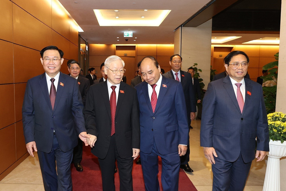 Tổng Bí thư Nguyễn Phú Trọng, Chủ tịch nước Nguyễn Xuân Phúc, Thủ tướng Chính phủ Phạm Minh Chính, Chủ tịch Quốc hội Vương Đình Huệ đến dự khai mạc Kỳ họp thứ tư, Quốc hội khóa XV. (Ảnh: Trí Dũng/TTXVN)