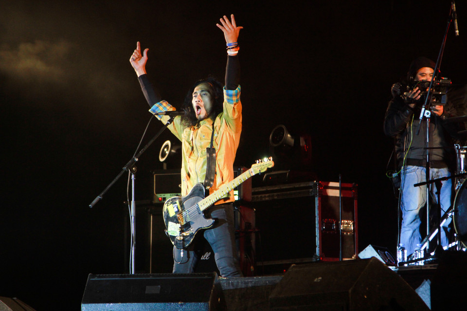 'Dậy mà đi', 'Tình ca' được phối lại dưới giai điệu rock đầy mê hoặc. (Ảnh: Minh Sơn-Thành Nguyễn/Vietnam+)