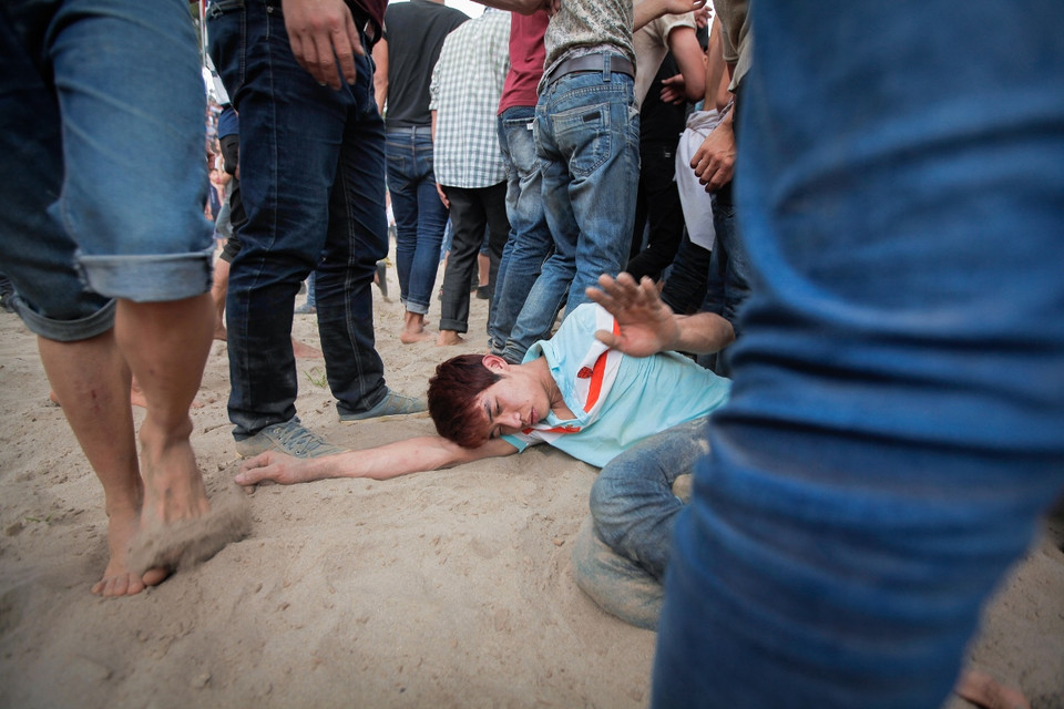 Cảnh tượng không hiếm thấy ở lễ hội này. (Ảnh: Thành Nguyễn/Vietnam+)