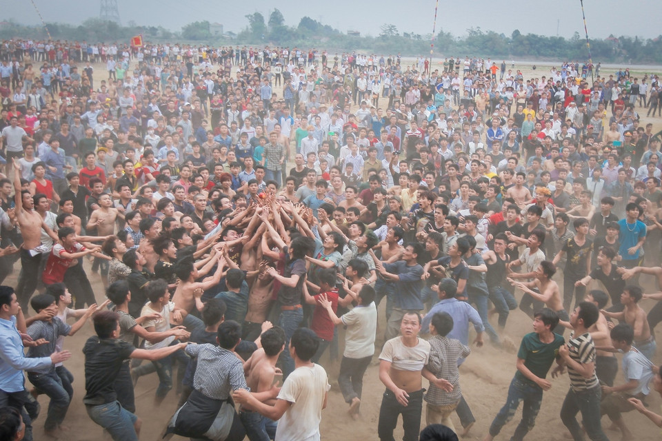 Toàn cảnh lễ hội cướp phết ở Hiền Quan. (Ảnh: Thành Nguyễn/Vietnam+)
