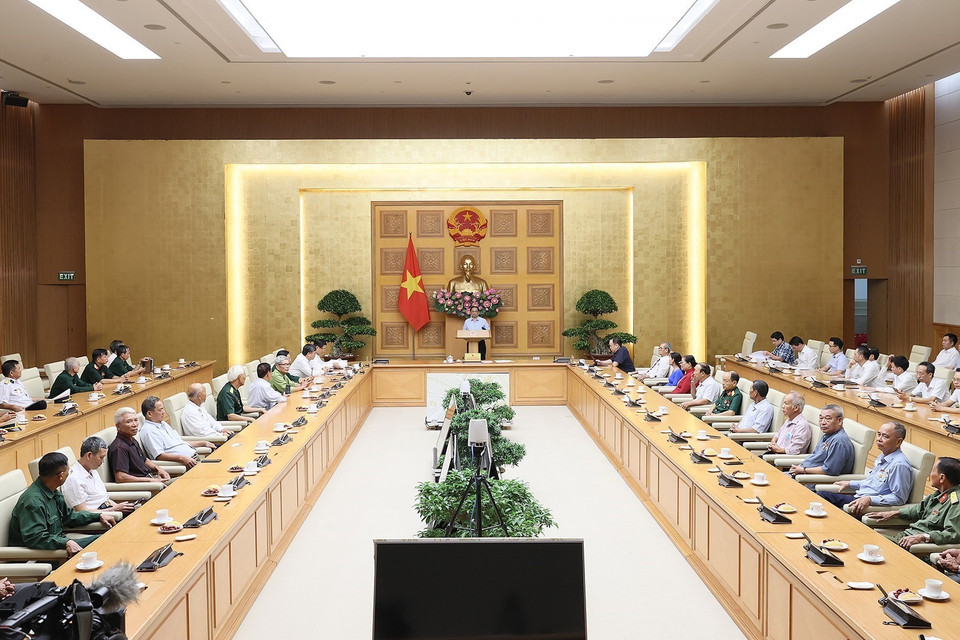 Các đại biểu người có công tiêu biểu tỉnh Nam Định. (Ảnh: Dương Giang/TTXVN)