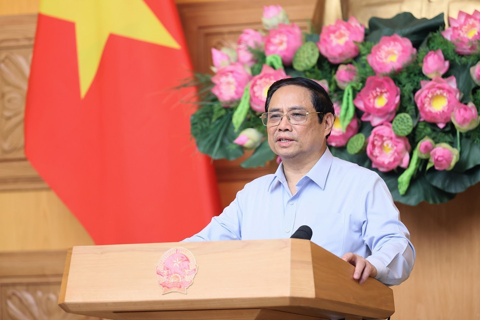 Thủ tướng Phạm Minh Chính phát biểu, nói chuyện với người có công tiêu biểu tỉnh Nam Định. (Ảnh: Dương Giang/TTXVN)