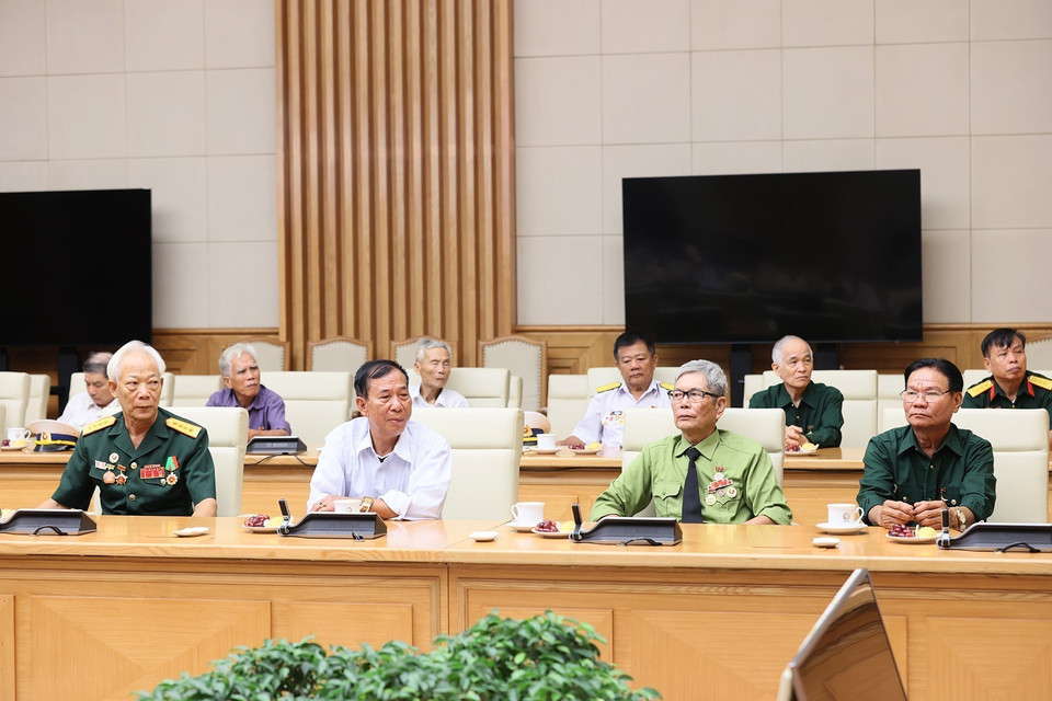 Các đại biểu người có công tiêu biểu tỉnh Nam Định. (Ảnh: Dương Giang/TTXVN)