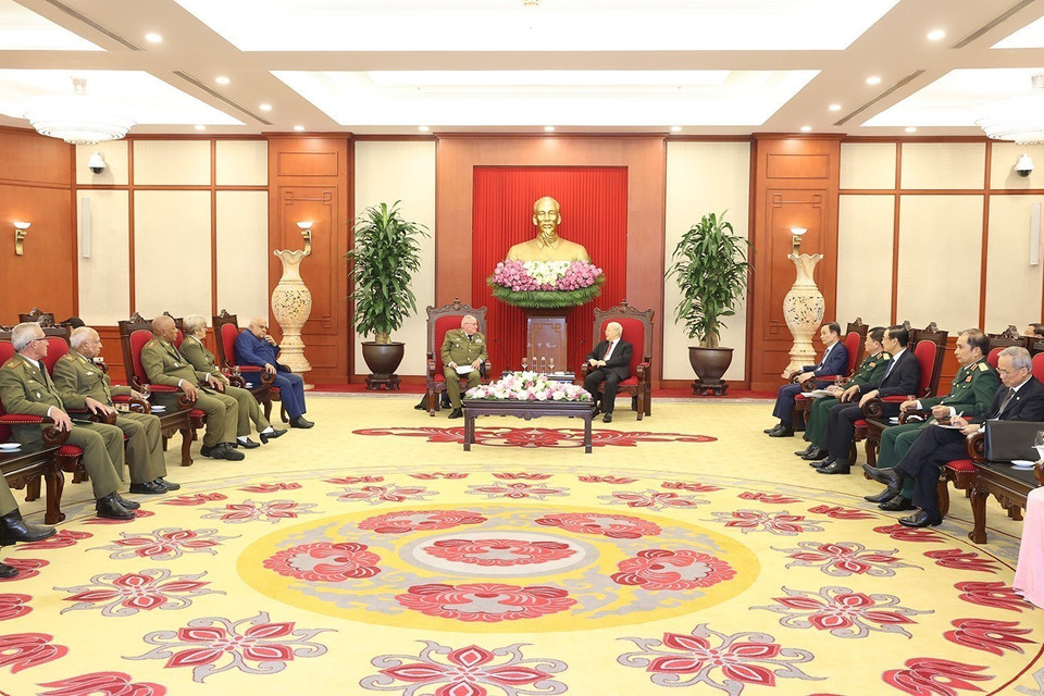 Quang cảnh lễ tiếp Thượng tướng Álvaro López Miera. (Ảnh: Trí Dũng/TTXVN)