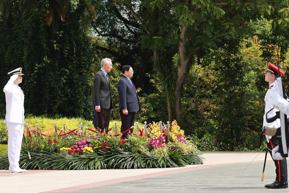 Sáng 9/2/2023, tại Dinh Istana, Thủ tướng Lý Hiển Long chủ trì Lễ đón chính thức Thủ tướng Phạm Minh Chính và Phu nhân cùng Đoàn đại biểu cấp cao Việt Nam thăm chính thức nước Cộng hòa Singapore. (Ảnh: Dương Giang/TTXVN)