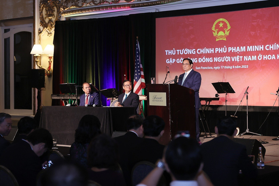 Thủ tướng Phạm Minh Chính thăm hỏi Cộng đồng Người Việt Nam tại Hoa Kỳ. (Ảnh: Dương Giang/TTXVN)