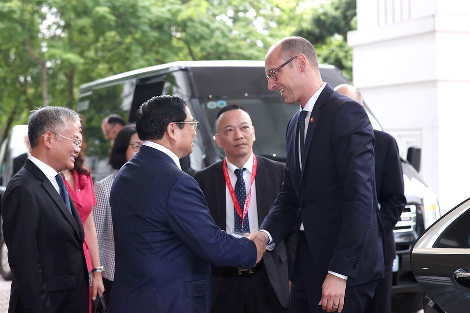 Chiều 30/6/2023, tại Hà Nội, Thủ tướng Phạm Minh Chính tiếp Chủ tịch Hội đồng Quốc gia Liên bang Thụy Sĩ (Chủ tịch Hạ viện) Martin Candinas đang thăm chính thức Việt Nam. (Ảnh: Dương Giang/TTXVN)
