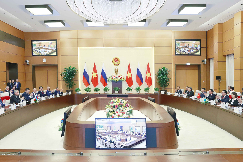 Cuộc hội đàm giữa Chủ tịch Quốc hội Vương Đình Huệ và Chủ tịch Duma Quốc gia Quốc hội Liên bang Nga Vyacheslav Viktorovich Volodin thành công tốt đẹp. (Ảnh: Doãn Tấn/TTXVN)