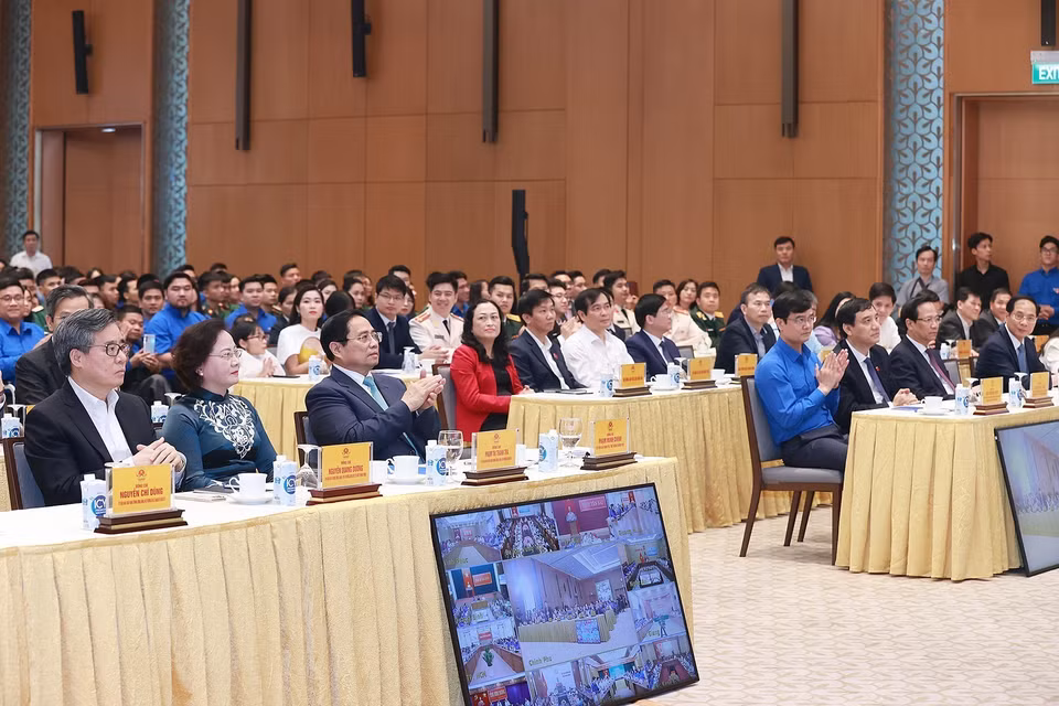 Thủ tướng Phạm Minh Chính và các đại biểu dự Hội nghị đối thoại với thanh niên năm 2023. (Ảnh: Dương Giang/TTXVN)