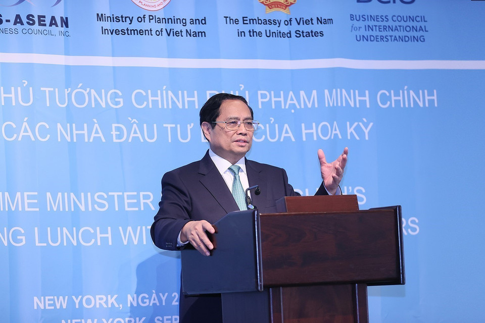 Thủ tướng Phạm Minh Chính trao đổi với các doanh nghiệp Hoa Kỳ. (Ảnh: Dương Giang/TTXVN)
