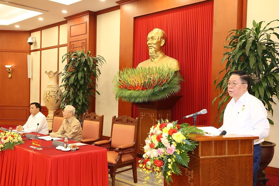 Ông Nguyễn Trọng Nghĩa, Bí thư Trung ương Đảng, Trưởng Ban Tuyên giáo Trung ương phát biểu tại buổi gặp mặt. (Ảnh: Trí Dũng/TTXVN)