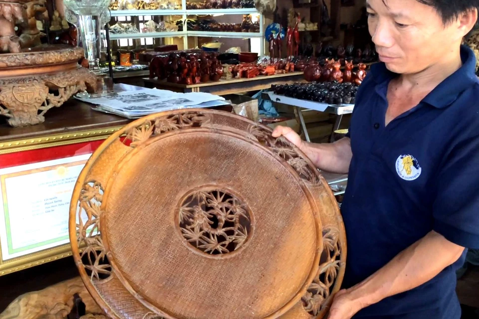 Một tác phẩm từng được nghệ nhân Huỳnh Sướng, người làng Kim Bồng mang đi triển lãm ở một sự kiện quốc gia vài năm trước. (Ảnh: Xuân Mai/Vietnam+)