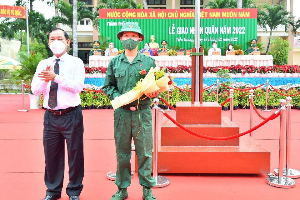 Lễ tòng quân tại Tiền Giang. (Ảnh: Hữu Chí/TTXVN) 