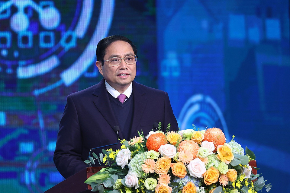 Thủ tướng Phạm Minh Chính phát biểu động viên, tôn vinh lực lượng ngành y tế. (Ảnh: Dương Giang/TTXVN)