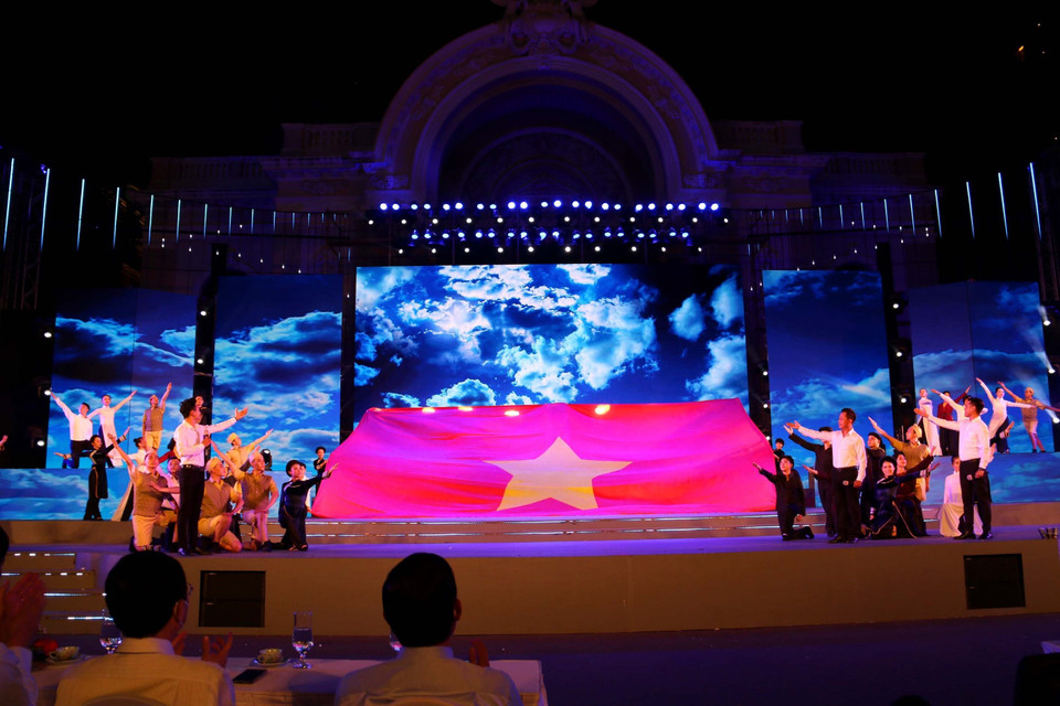 Chương trình nghệ thuật Đảng là niềm tin tất thắng. (Ảnh: Thanh Vũ/TTXVN)