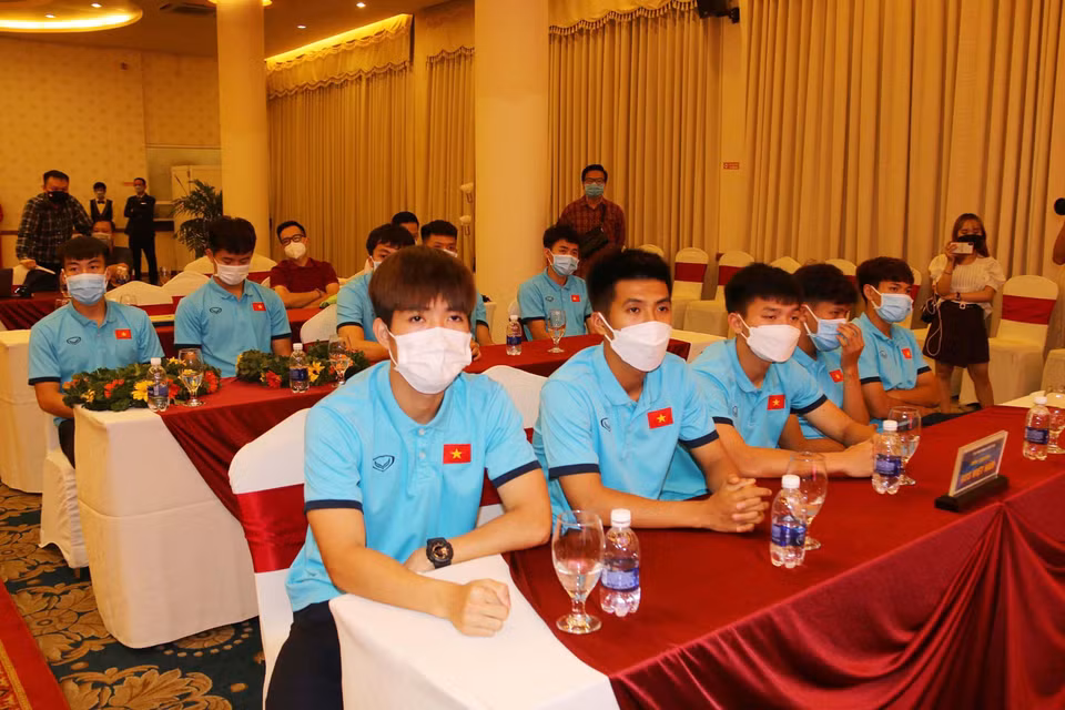 Các tuyển thủ U23 Việt Nam tại buổi gặp mặt. (Ảnh: Thanh Vũ/TTXVN)