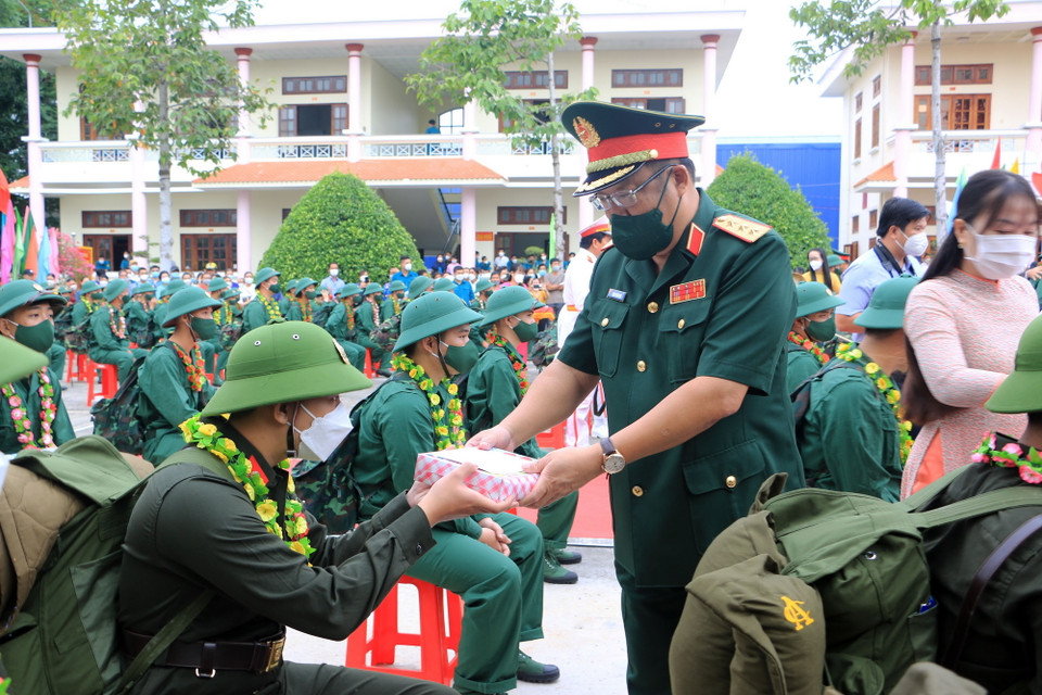 Lễ tòng quân tại Vĩnh Long. (Ảnh: Phạm Minh Tuấn/TTXVN)