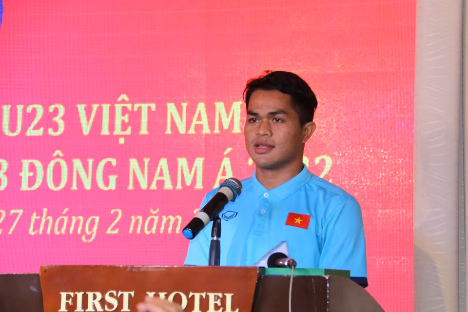 Đội trưởng U23 Việt Nam Dụng Quang Nho phát biểu tại buổi gặp mặt. (Ảnh: Thanh Vũ/TTXVN)