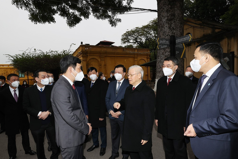 Tổng Bí thư Nguyễn Phú Trọng tại Khu di sản Hoàng thành Thăng Long. (Ảnh: Trí Dũng/TTXVN)