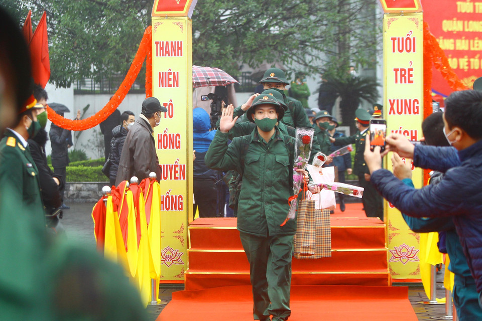 Lễ tòng quân tại Hà Nội. (Ảnh: An Đăng/TTXVN)