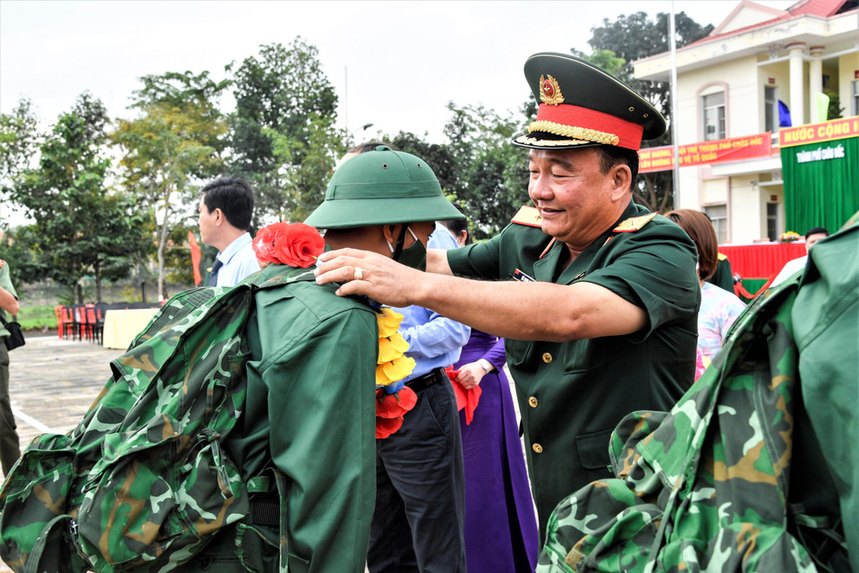Lễ tòng quân tại An Giang. (Ảnh: Thanh Sang/TTXVN) 