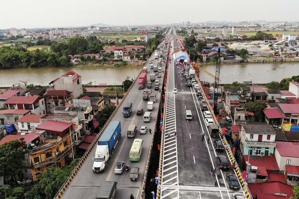 Toàn cảnh Cầu Như Nguyệt trong ngày thông xe. (Ảnh: Danh Lam/TTXVN) 