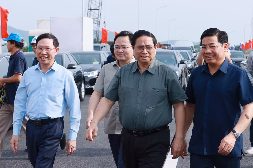 Thủ tướng Phạm Minh Chính đến dự lễ khánh thành cầu Như Nguyệt. (Ảnh: Dương Giang/TTXVN)