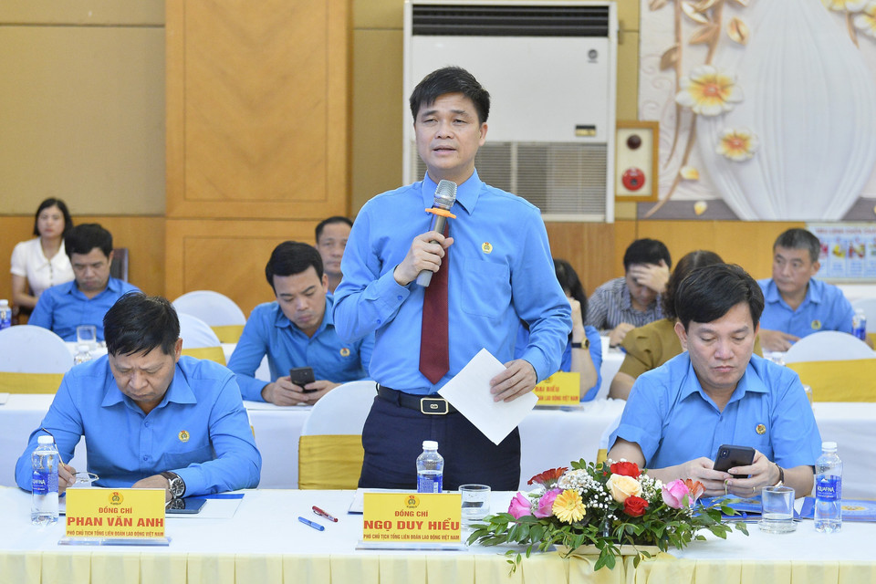 Phó Chủ tịch Tổng Liên đoàn Lao động Việt Nam Ngọ Duy Hiểu phát biểu tại hội nghị. (Ảnh: Minh Đức/TTXVN)