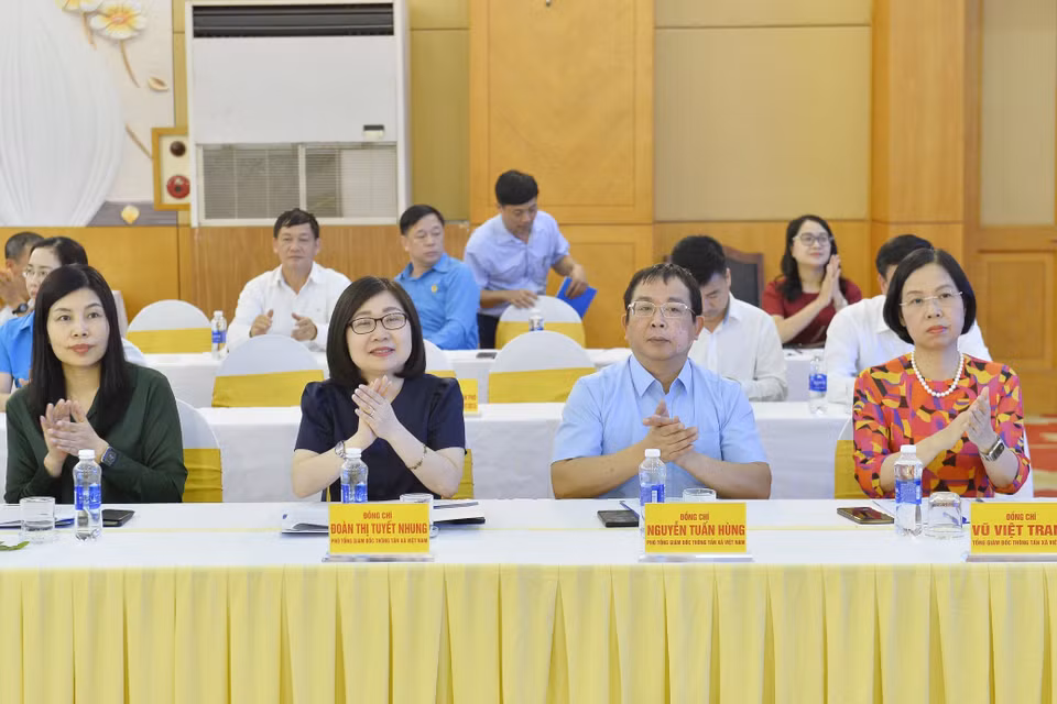 Tổng Giám đốc TTXVN Vũ Việt Trang, các Phó Tổng Giám đốc và đại biểu tham dự hội nghị. (Ảnh: Minh Đức/TTXVN) 